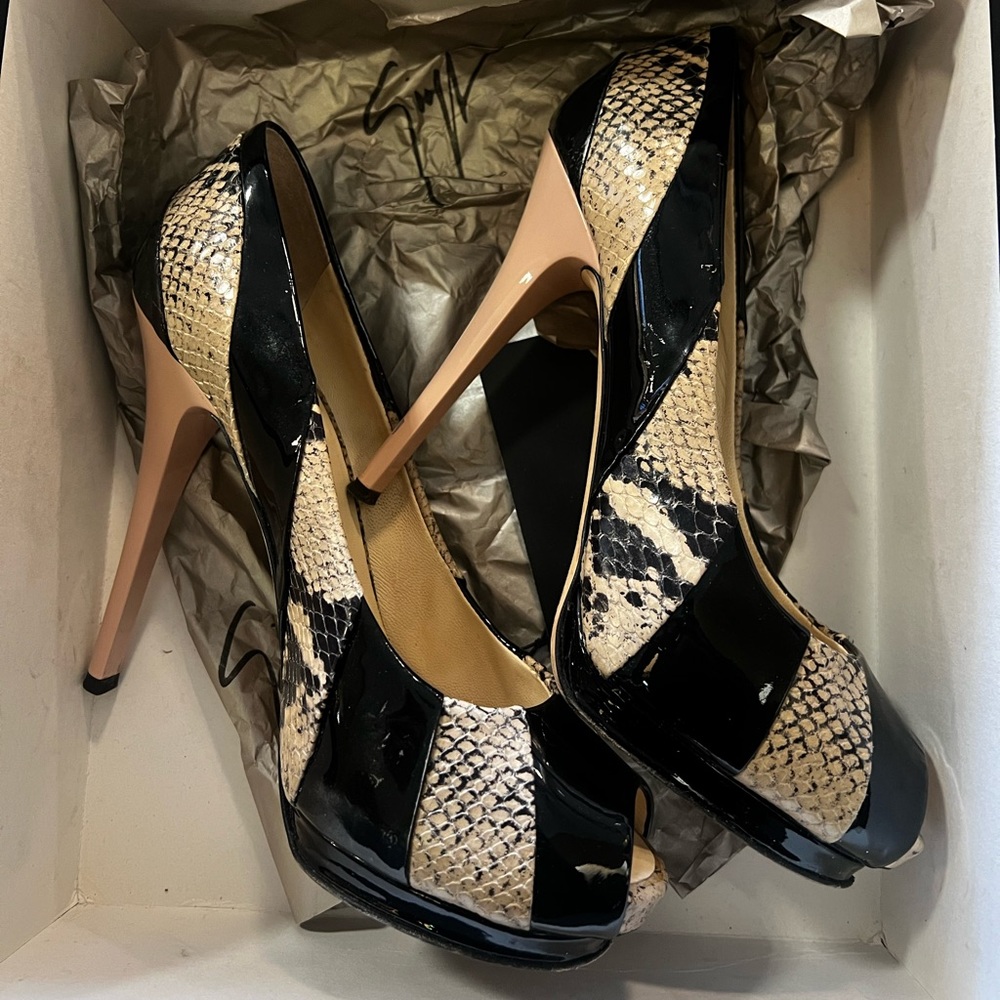 $695 Giuseppe Zanotti Snake Skin Heels